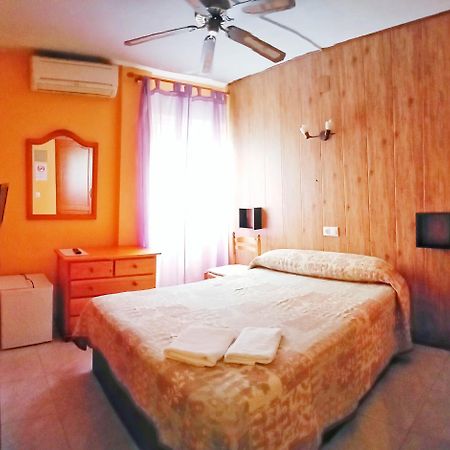 Hostal Cristina เดเนีย ภายนอก รูปภาพ