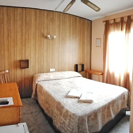 Hostal Cristina เดเนีย ภายนอก รูปภาพ