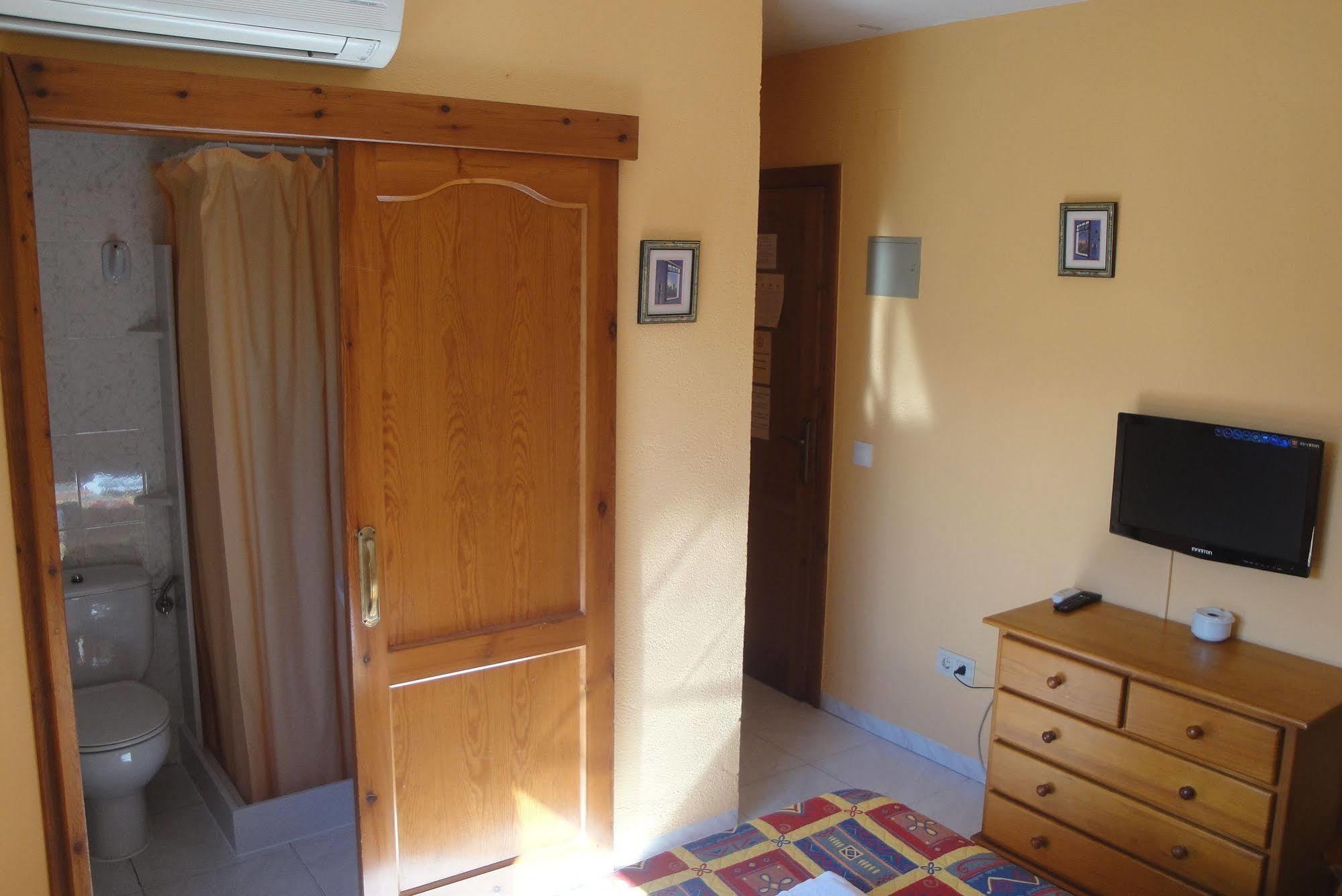 Hostal Cristina เดเนีย ภายนอก รูปภาพ