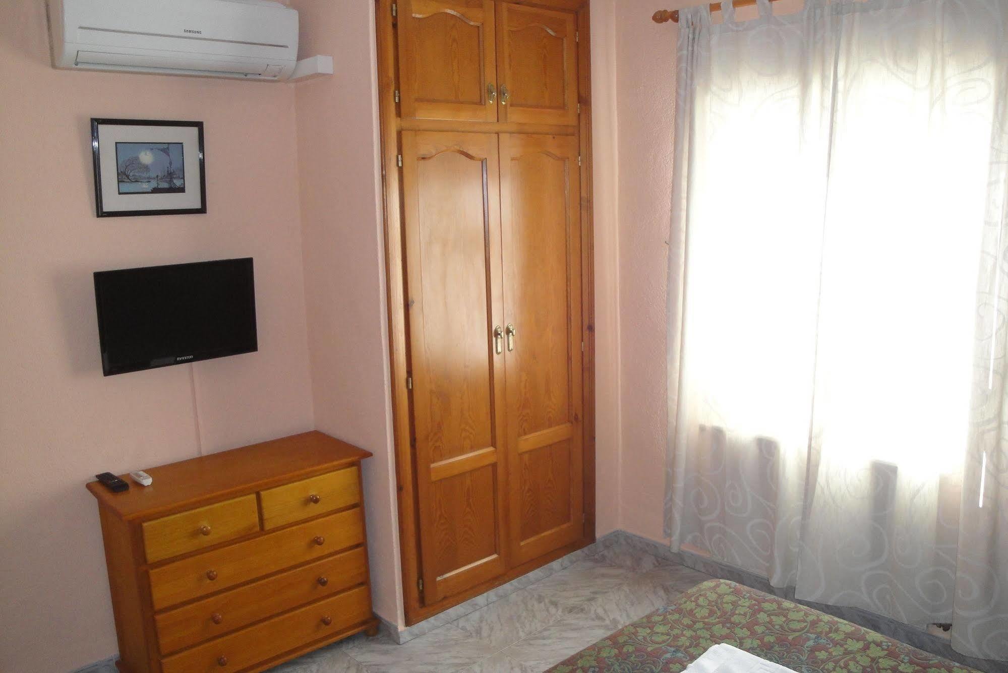 Hostal Cristina เดเนีย ภายนอก รูปภาพ