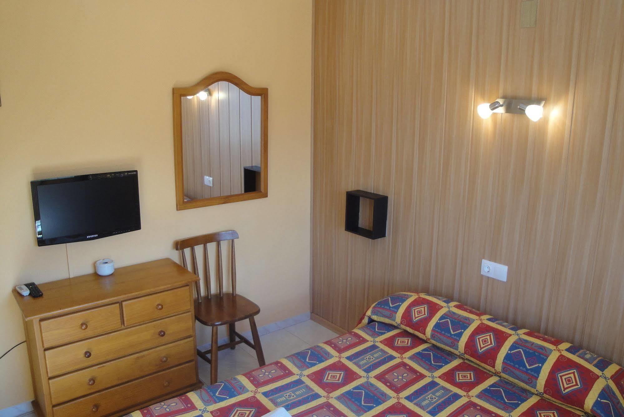 Hostal Cristina เดเนีย ภายนอก รูปภาพ