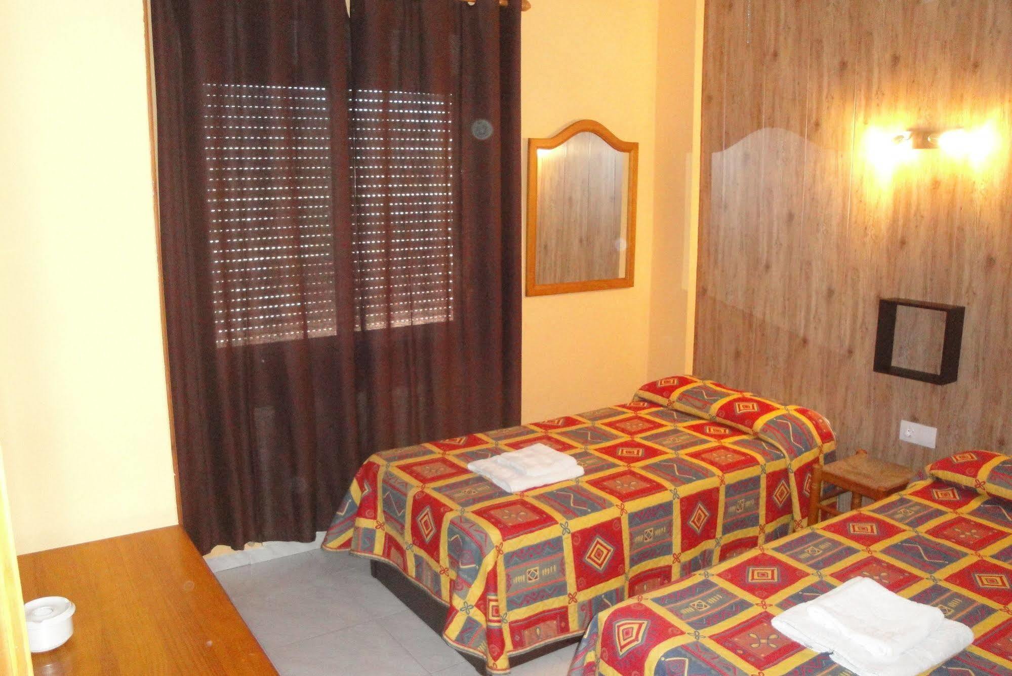 Hostal Cristina เดเนีย ภายนอก รูปภาพ